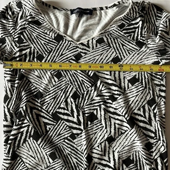 Jones New York Long Sleeve V-Neck Top Black/White Size S - Picture 9 of 11
